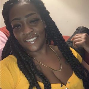 Meet your Posher, Danielle